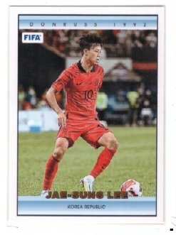 This card is a 2022-23 Donruss Soccer trading card featuring South Korean midfielder Jae-sung Lee.